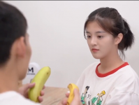 XXX trung quốc hay em muốn ăn chuối của anh không